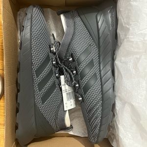 questar rise adidas shoe in a size 10